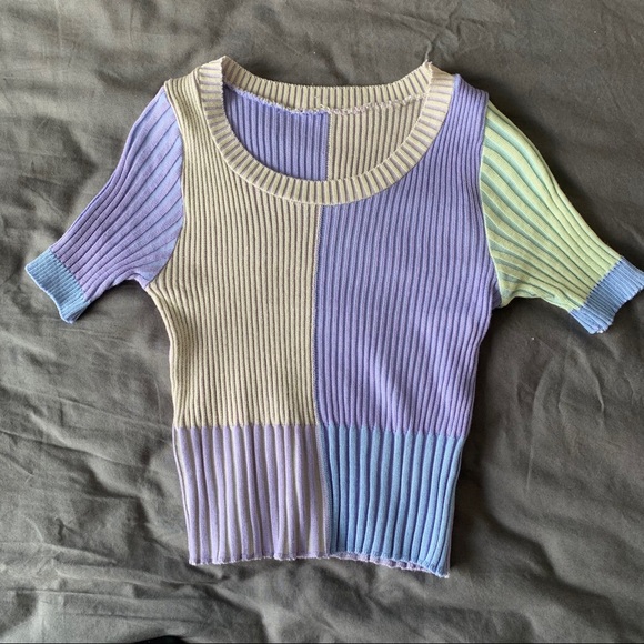 SOLD. RIBBED CROP KNIT TOP - Picture 3 of 4